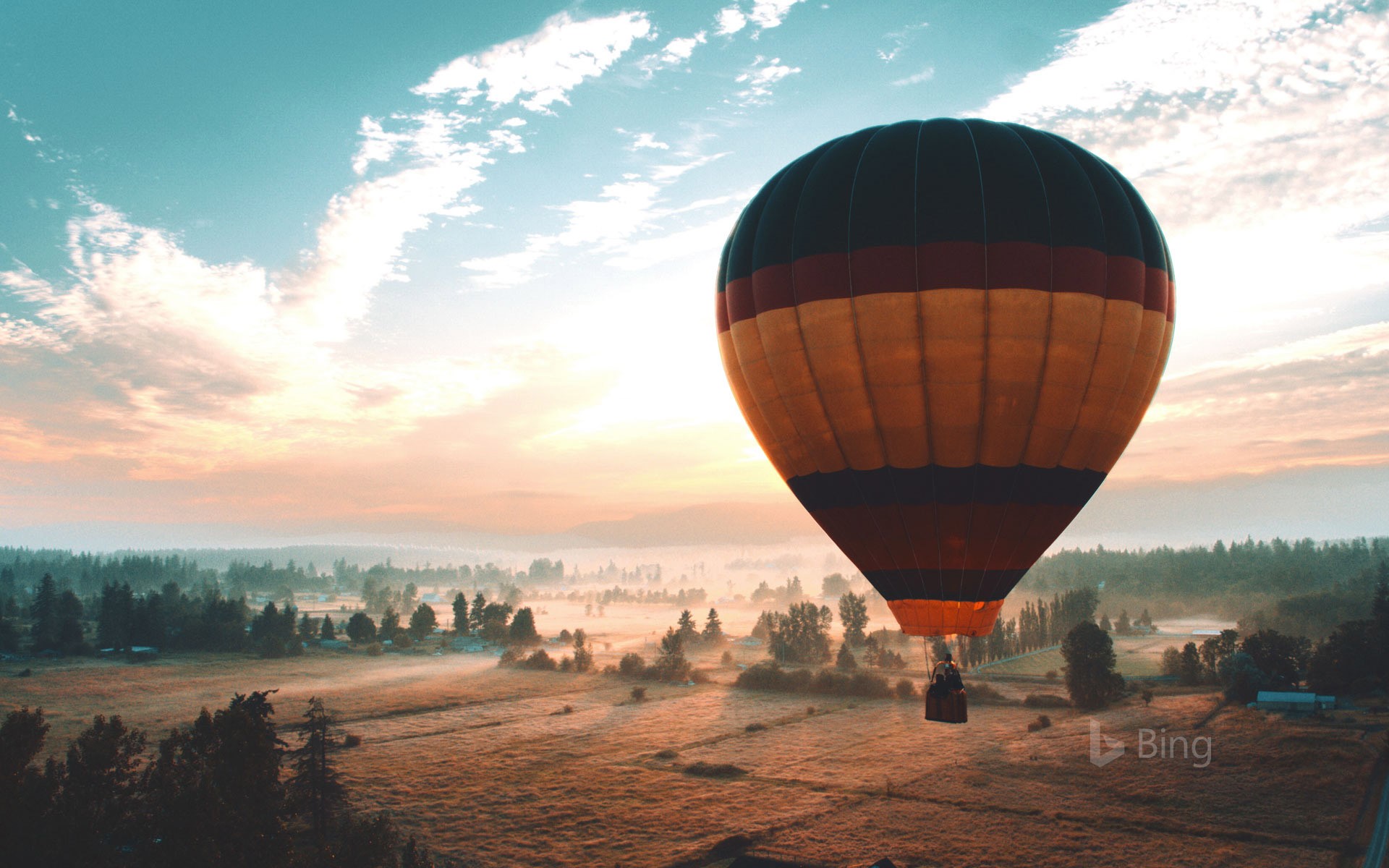 Hot air balloon over Auburn, Washington