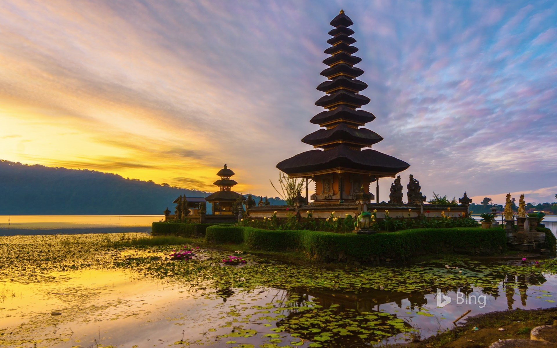 Sunrise at Pura Ulun Danu Bratan temple in Bali, Indonesia