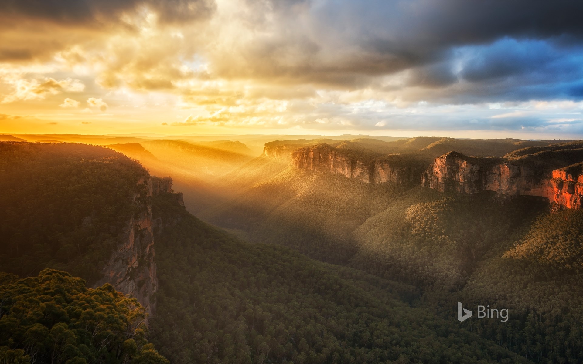 Beautiful sunset in Blue Mountains National Park, Australia
