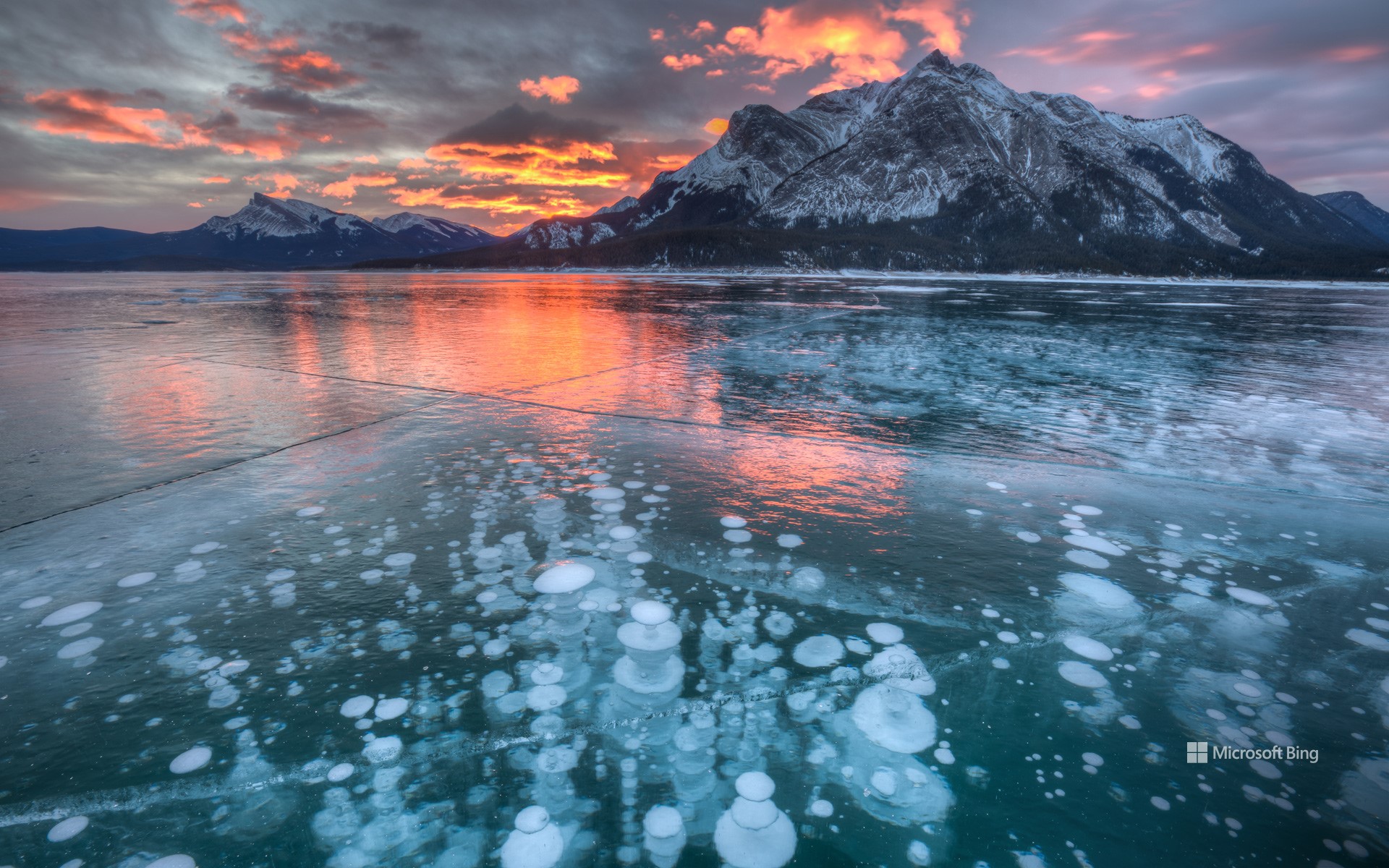 Abraham Lake, Alberta, Canada