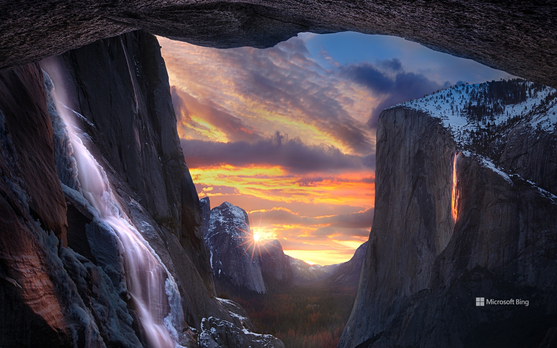 'Firefall' on Horsetail Fall, Yosemite National Park, California