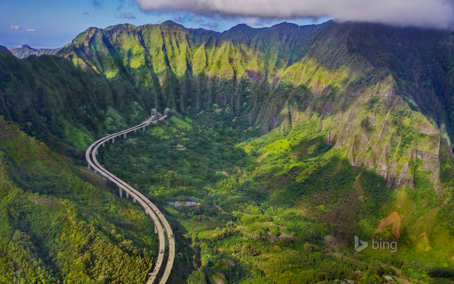 Interstate H-3 on the island of Oahu, Hawaii