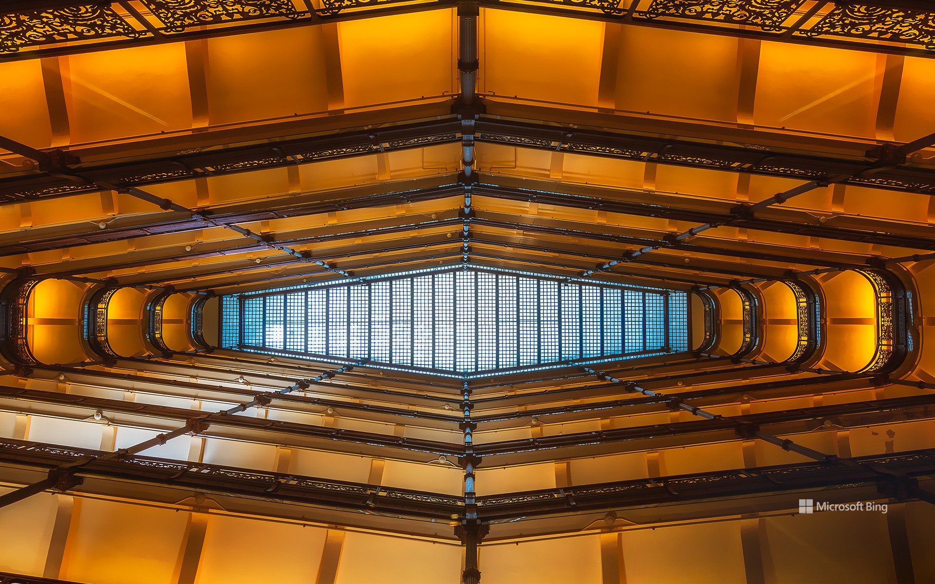 Bing Wallpaper: The eight-story open atrium of Milwaukee City Hall, Wisconsin, USA