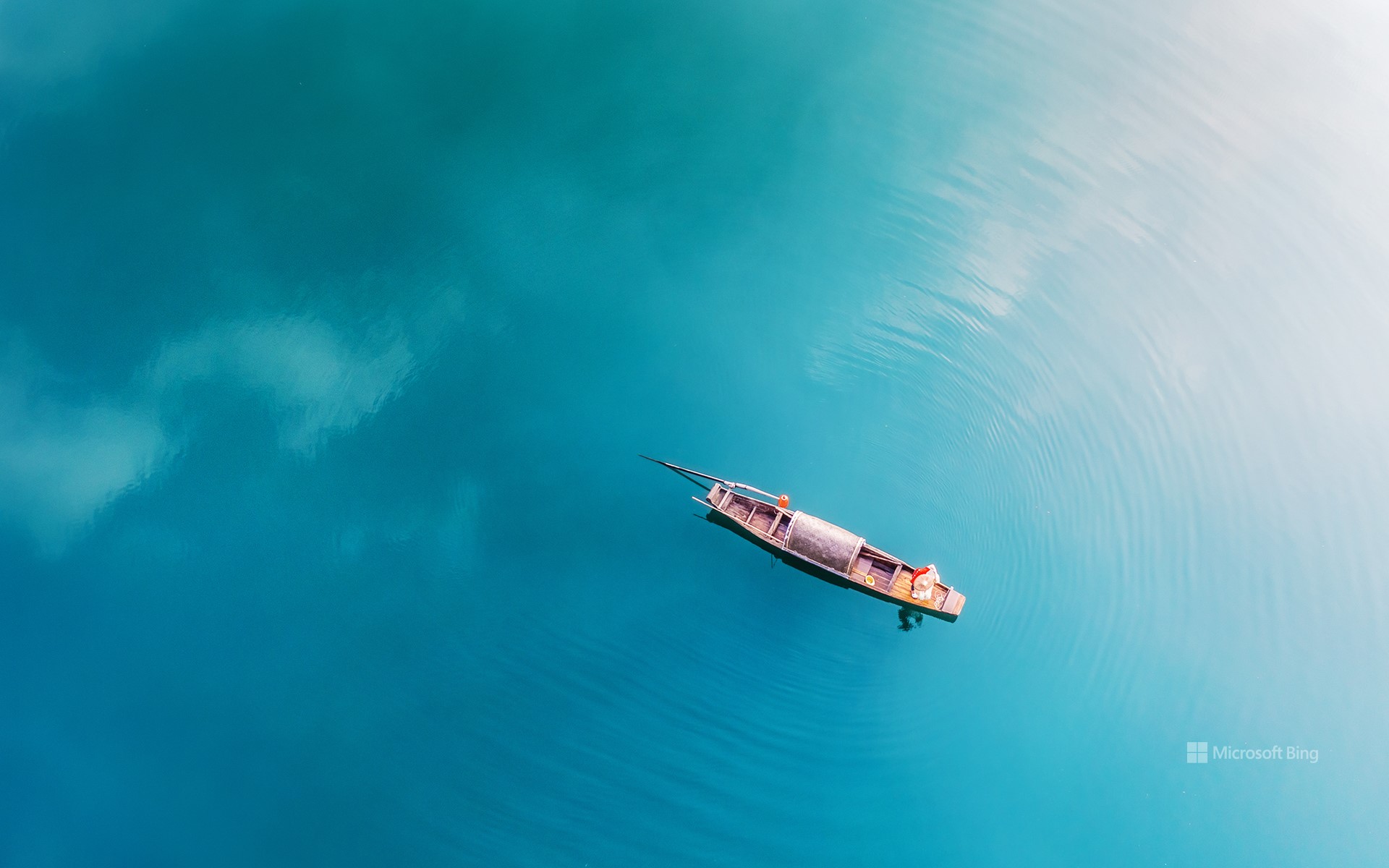 Aerial photo of fishing boats on blue water, Chenzhou, Hunan Province, China